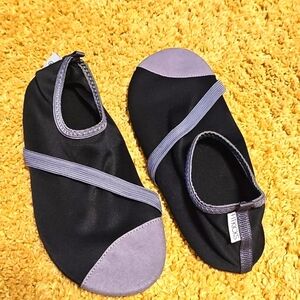 FitKicks Non-Slip Sole Active Footwear Size XL